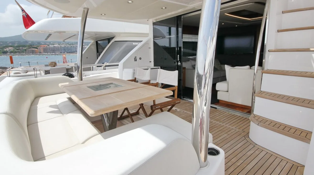 SUNSEEKER 75 - photo 6 yacht charter Cannes