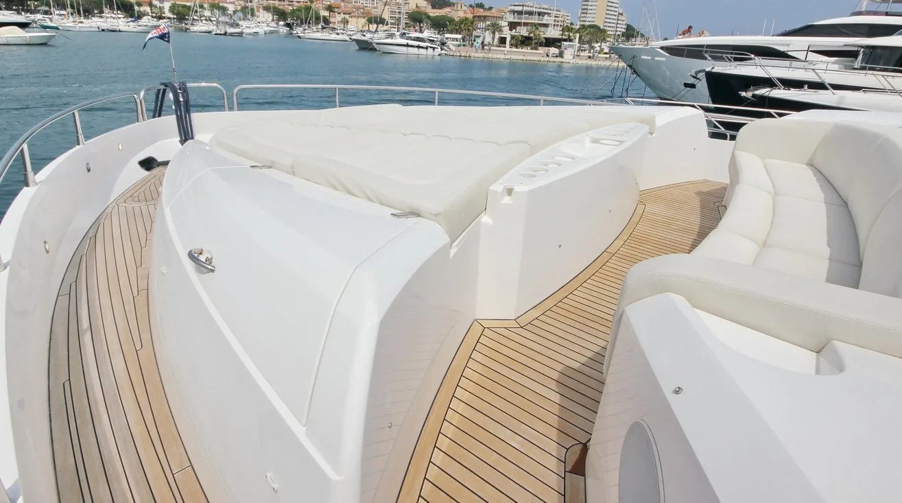 SUNSEEKER 75 - photo 8 yacht charter Cannes