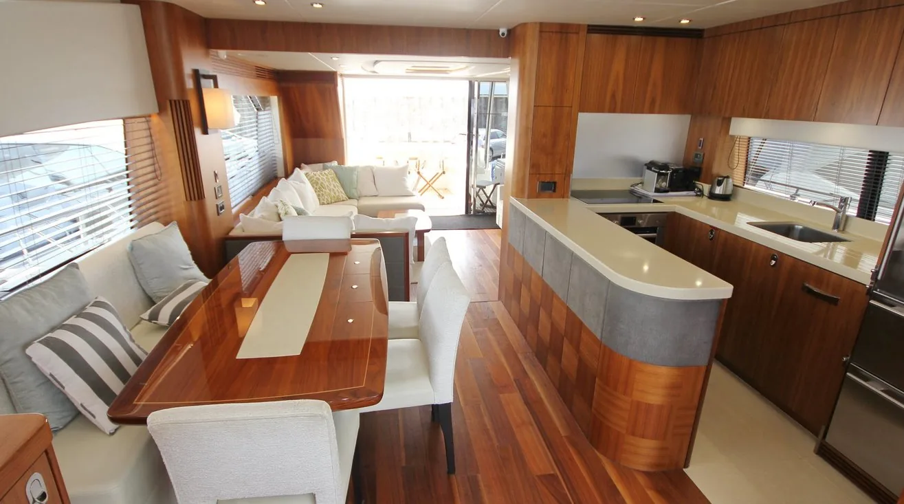 SUNSEEKER 75 - photo 10 yacht charter Cannes