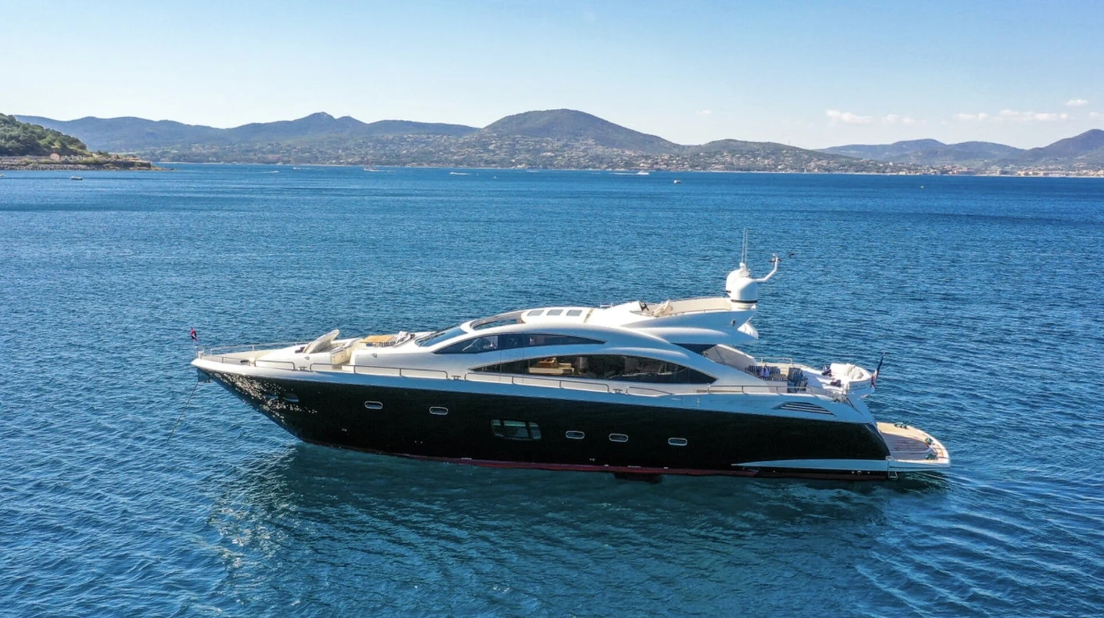 Sunseeker 86 Yacht, photo 1 location yacht Cannes