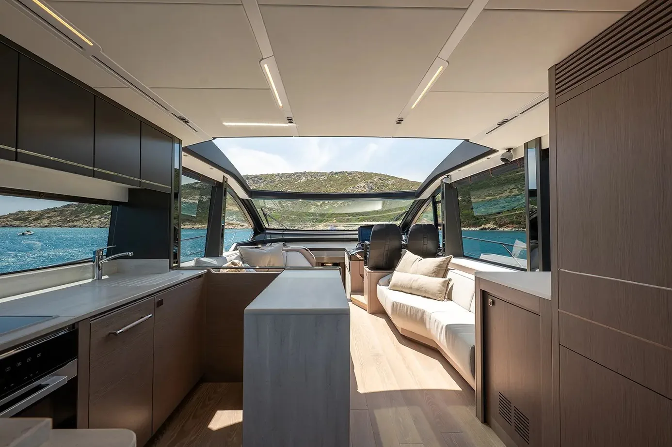 SUNSEEKER PREDATOR 65 - photo 7 yacht charter Cannes