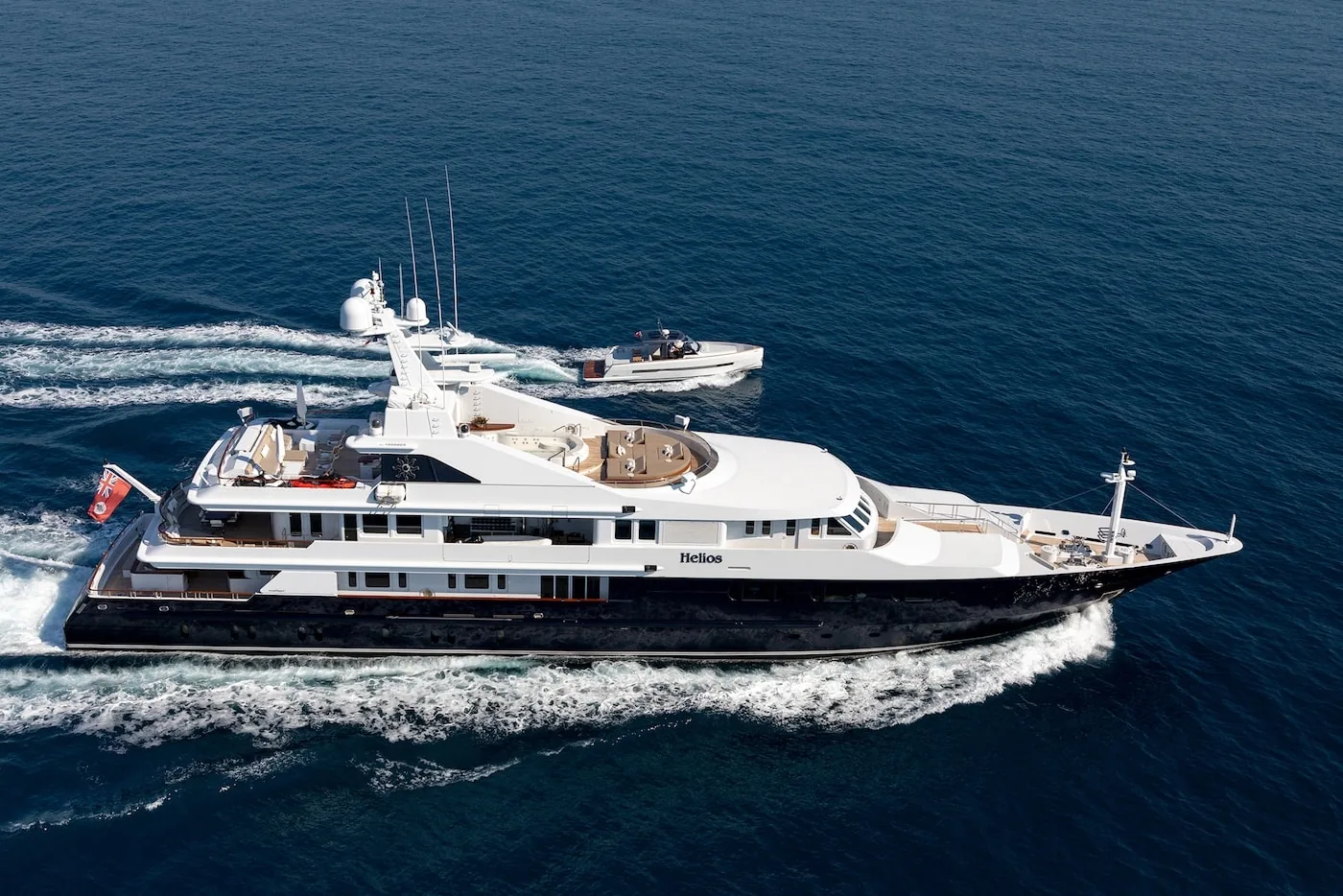 TREEHOUSE - photo 5 yacht charter Cannes