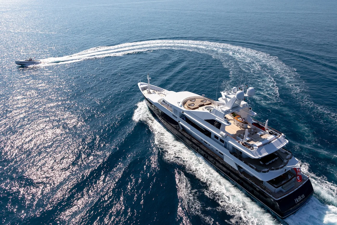 TREEHOUSE - photo 8 yacht charter Cannes