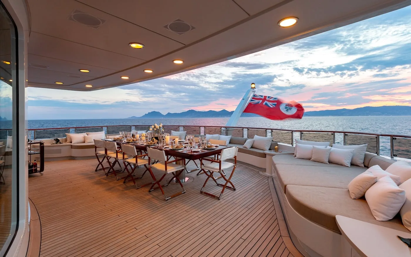 TREEHOUSE - photo 10 yacht charter Cannes