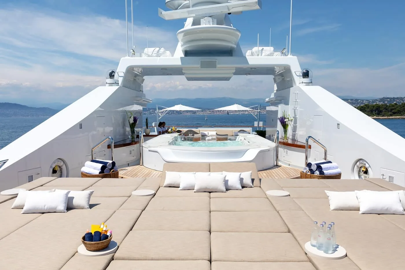 TREEHOUSE - photo 13 yacht charter Cannes