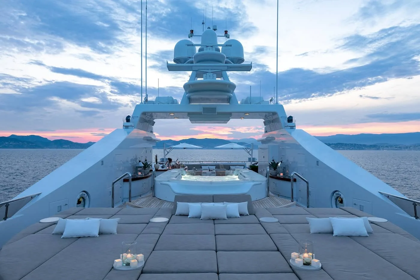 TREEHOUSE - photo 14 yacht charter Cannes