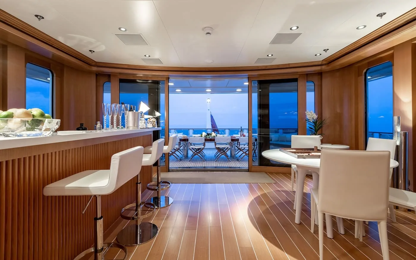 TREEHOUSE - photo 17 yacht charter Cannes