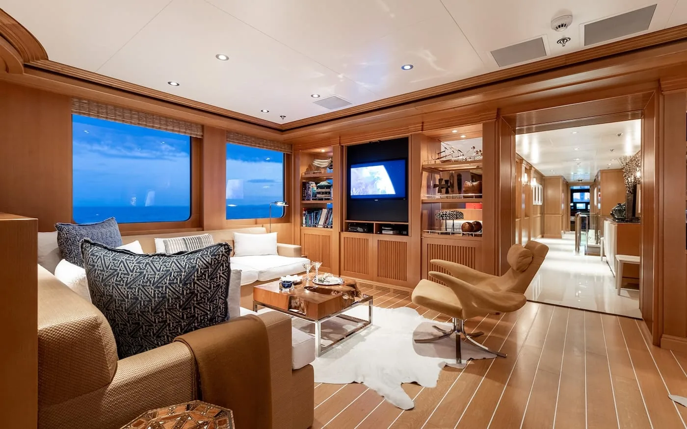 TREEHOUSE - photo 19 yacht charter Cannes