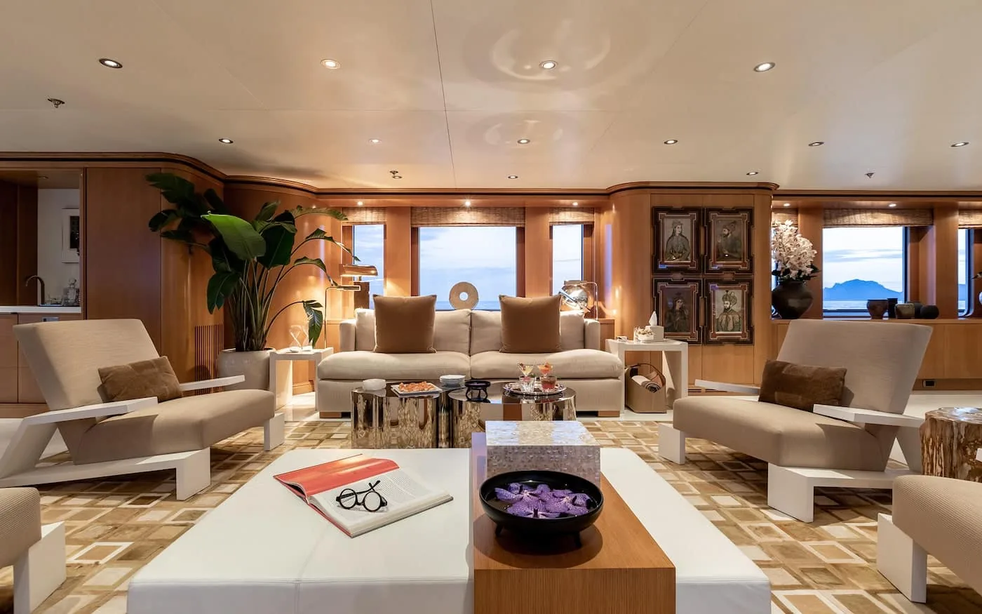 TREEHOUSE - photo 23 yacht charter Cannes