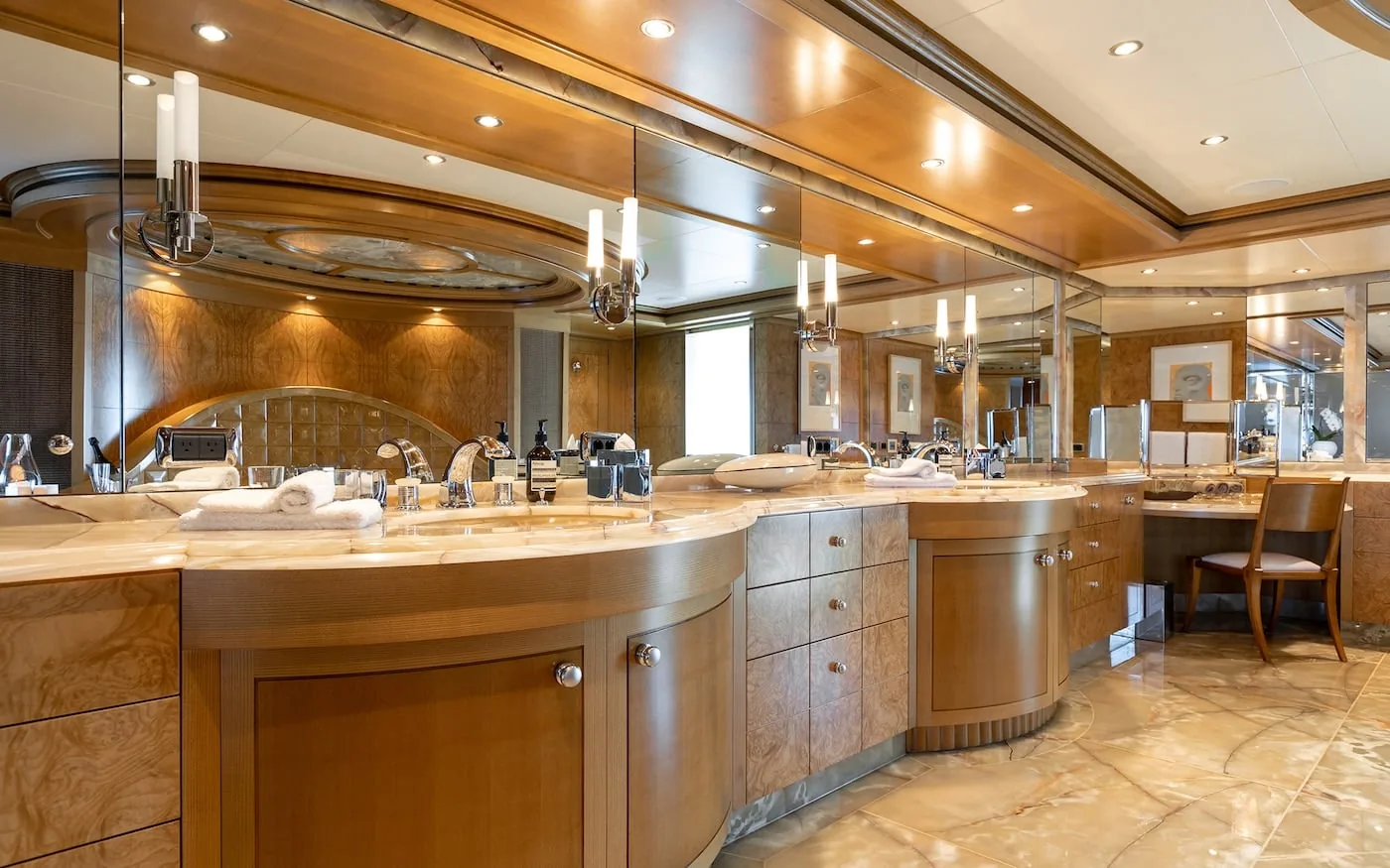 TREEHOUSE - photo 30 yacht charter Cannes