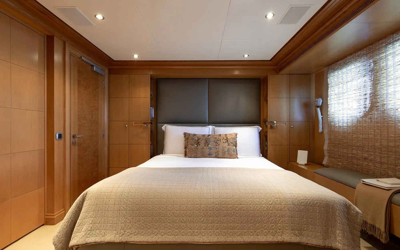 TREEHOUSE - photo 32 yacht charter Cannes
