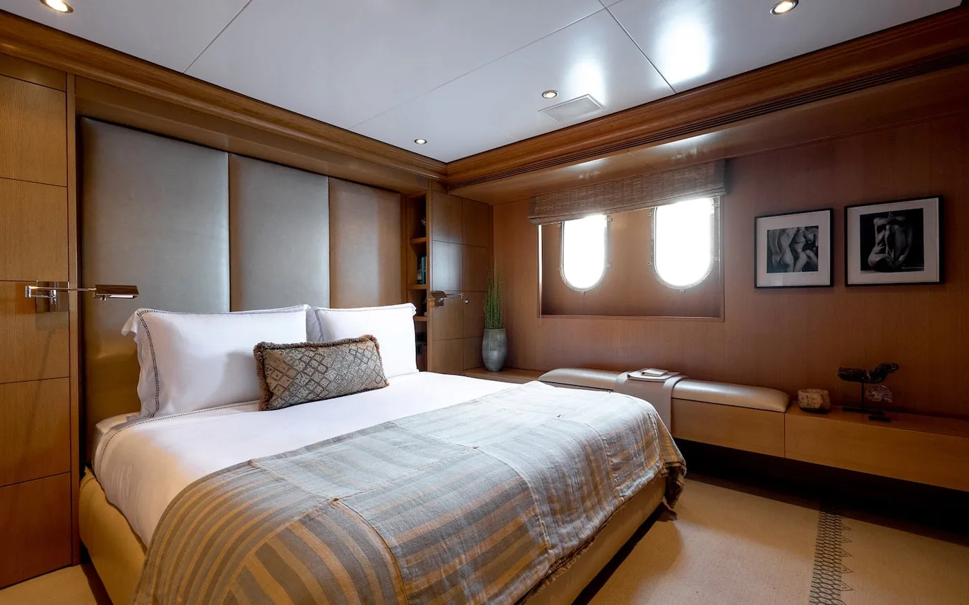 TREEHOUSE - photo 33 yacht charter Cannes