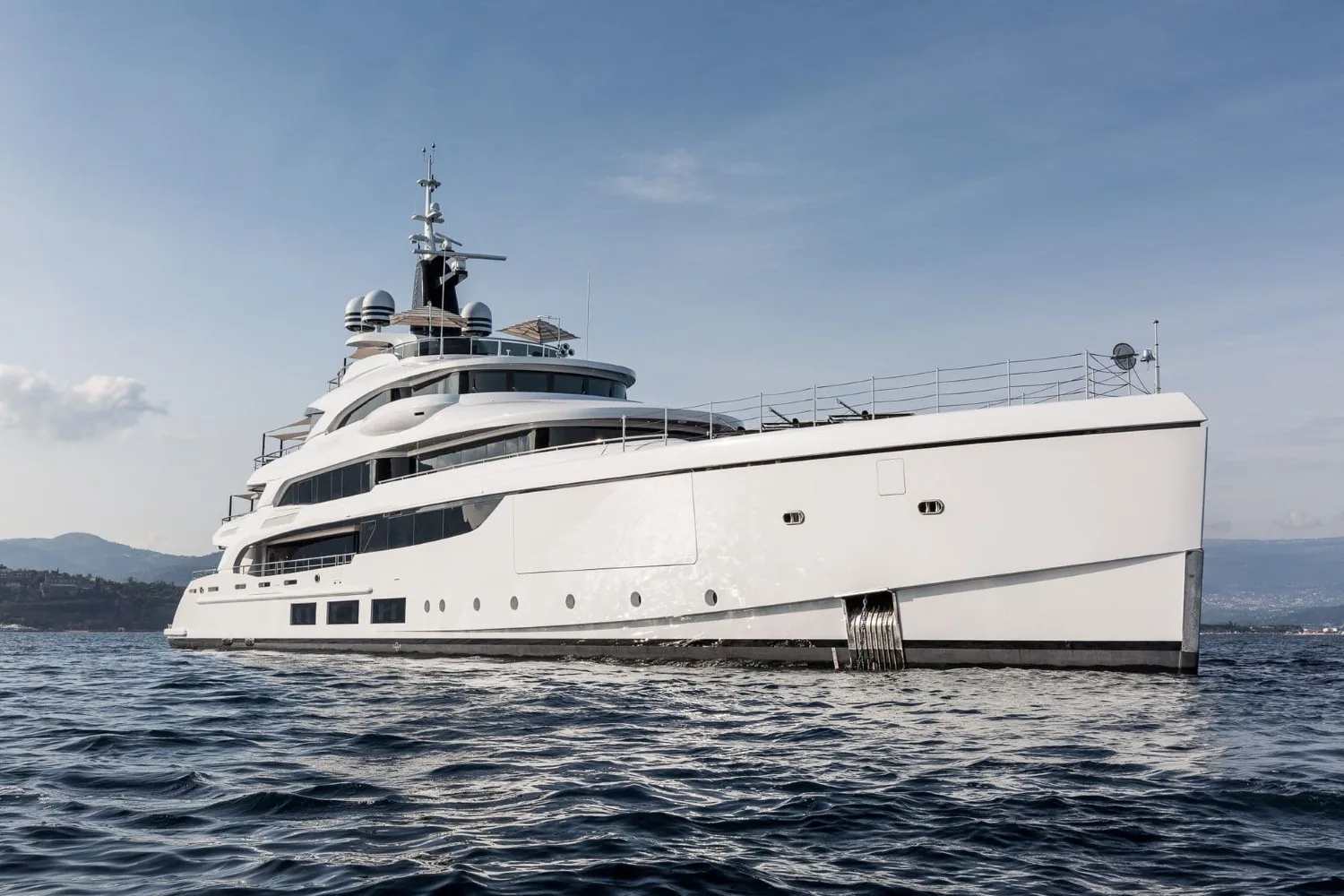 TRIUMPH - photo 3 yacht charter Cannes