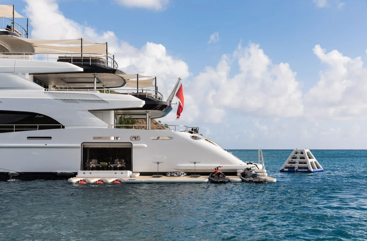 TRIUMPH - photo 9 yacht charter Cannes