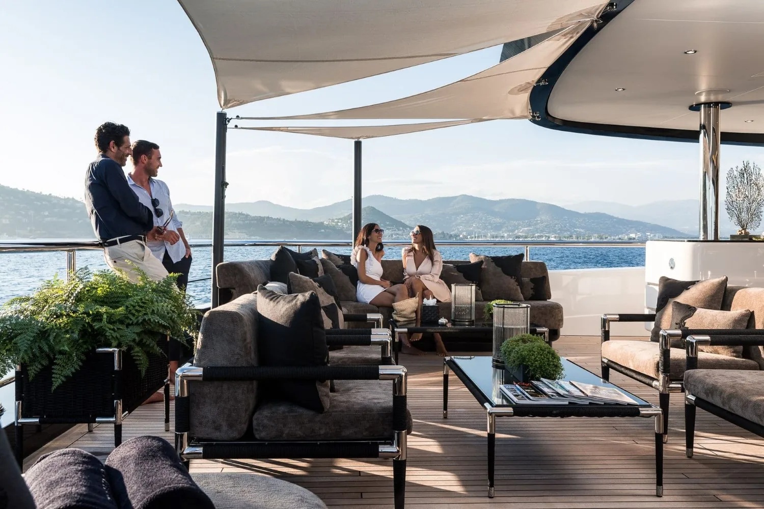 TRIUMPH - photo 17 yacht charter Cannes