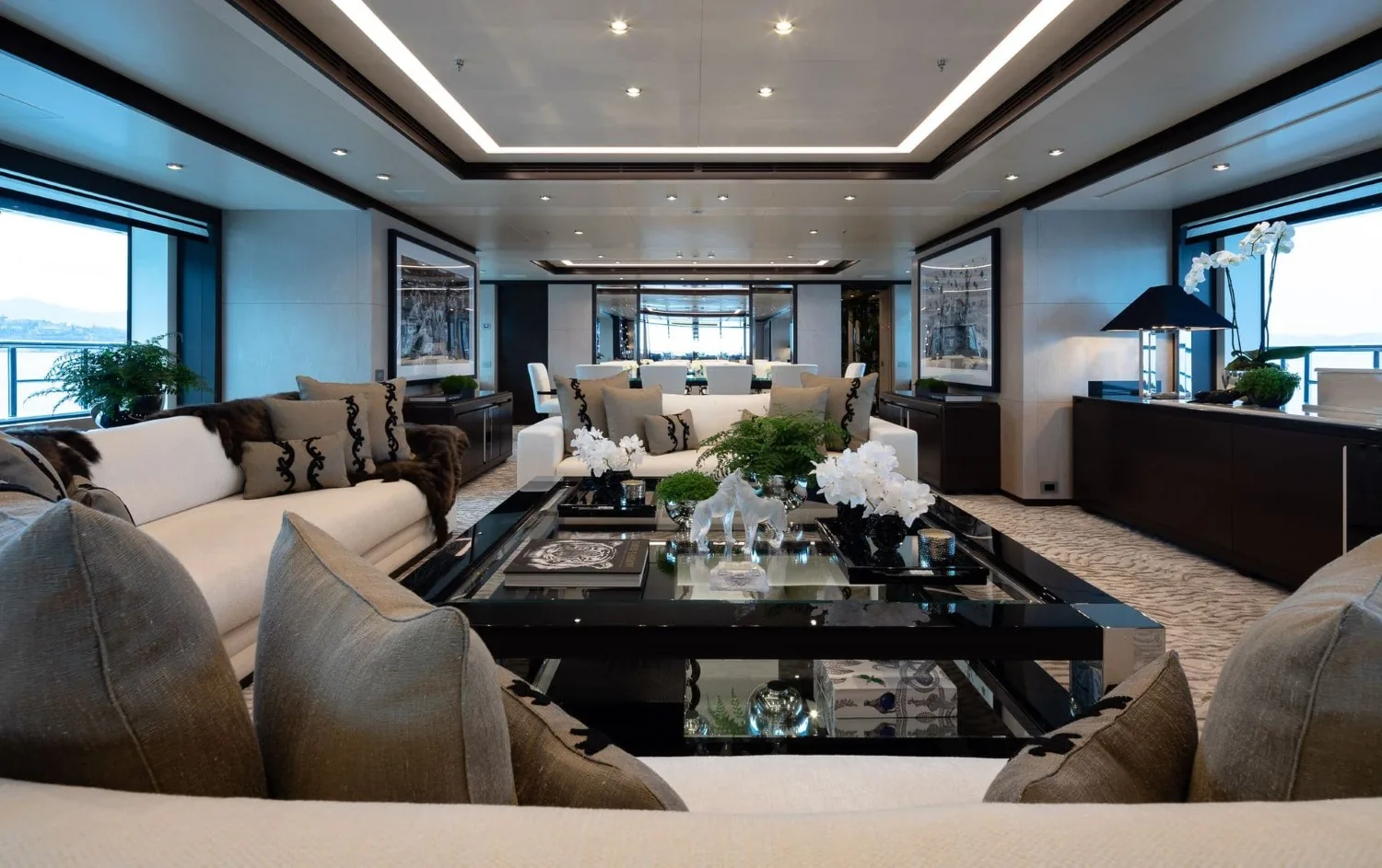 TRIUMPH - photo 18 yacht charter Cannes