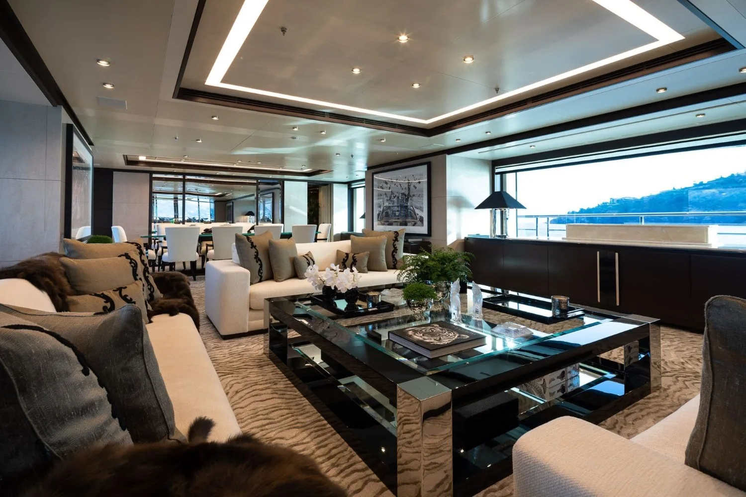 TRIUMPH - photo 20 yacht charter Cannes