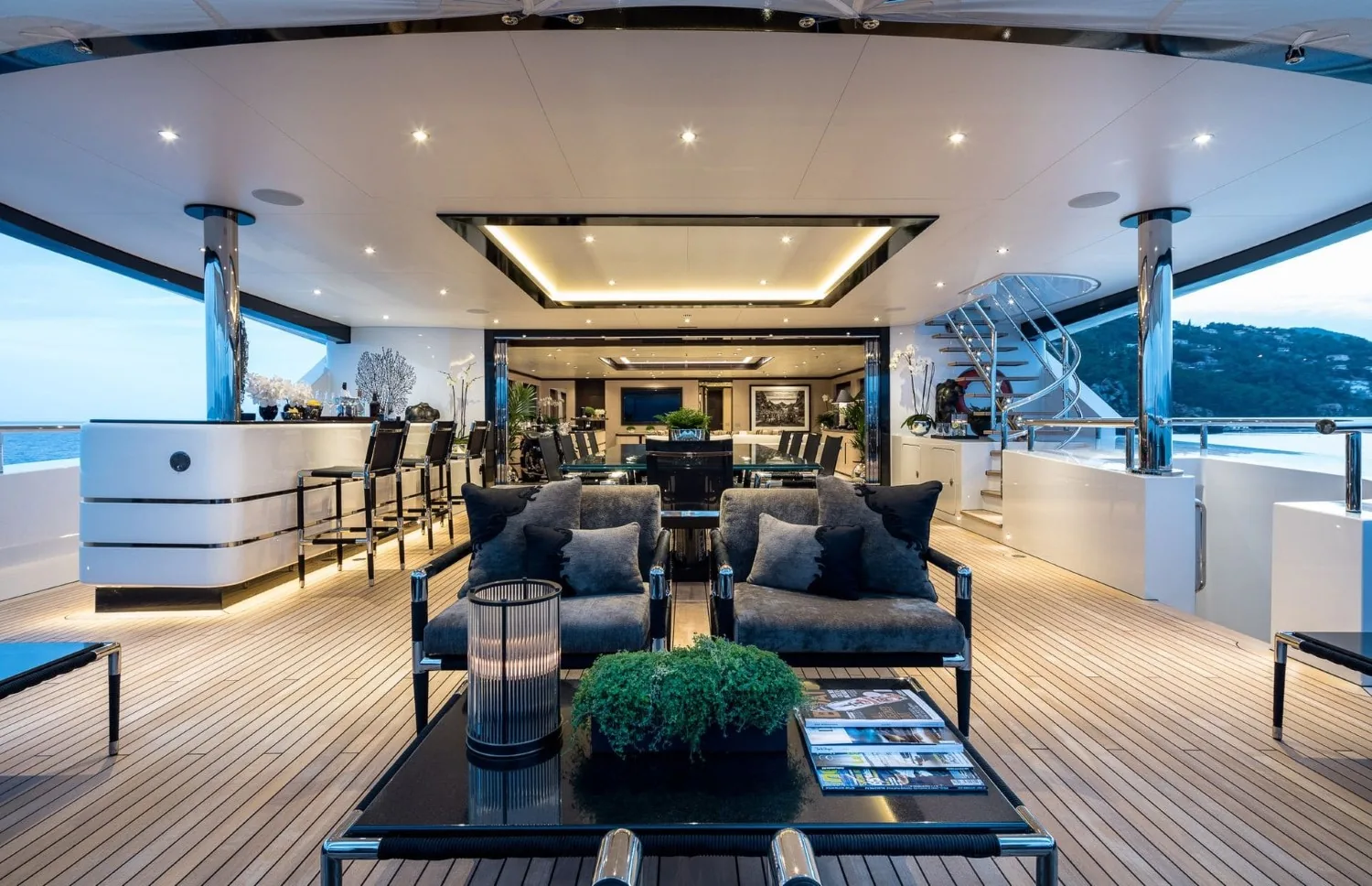 TRIUMPH - photo 25 yacht charter Cannes
