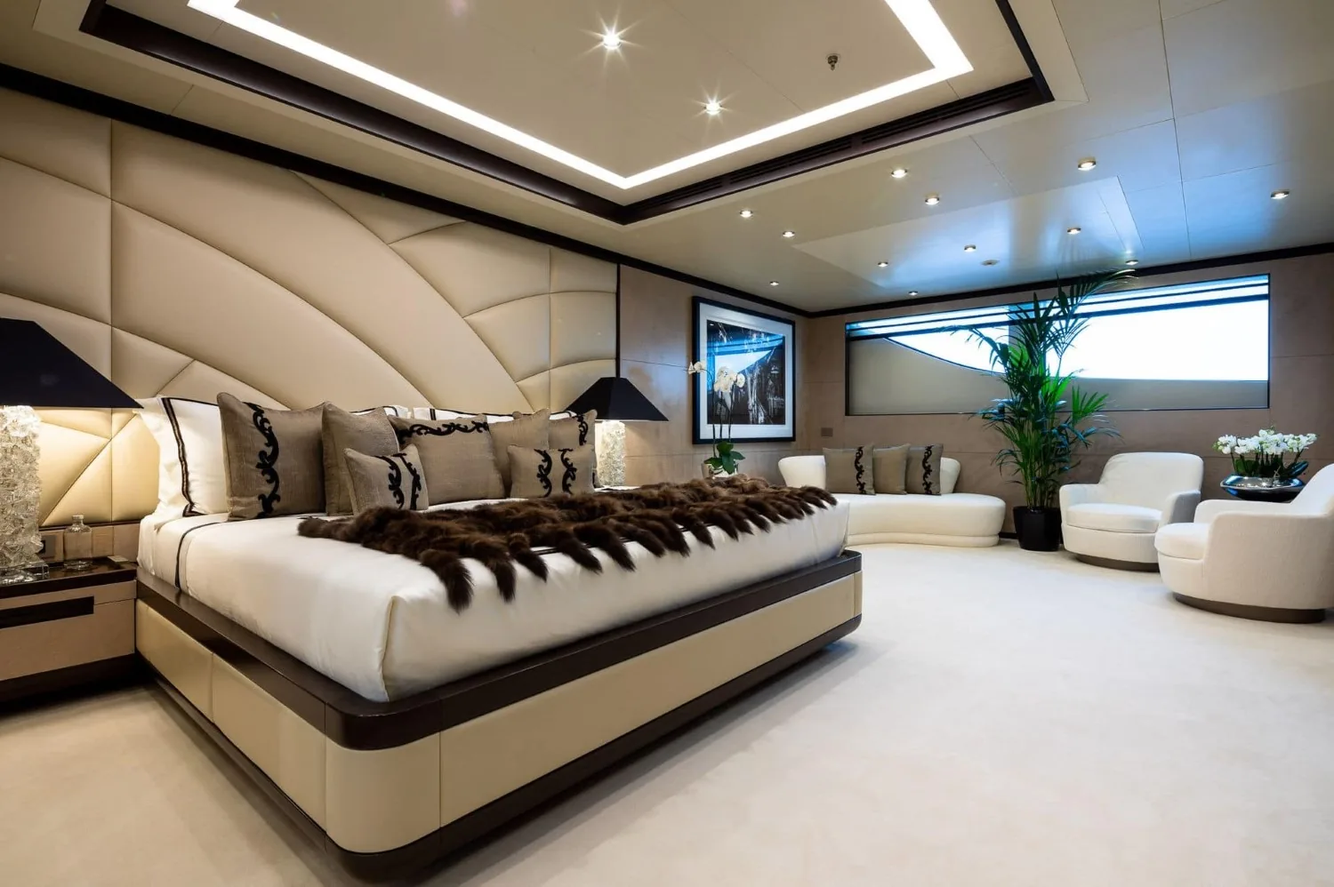 TRIUMPH - photo 28 yacht charter Cannes