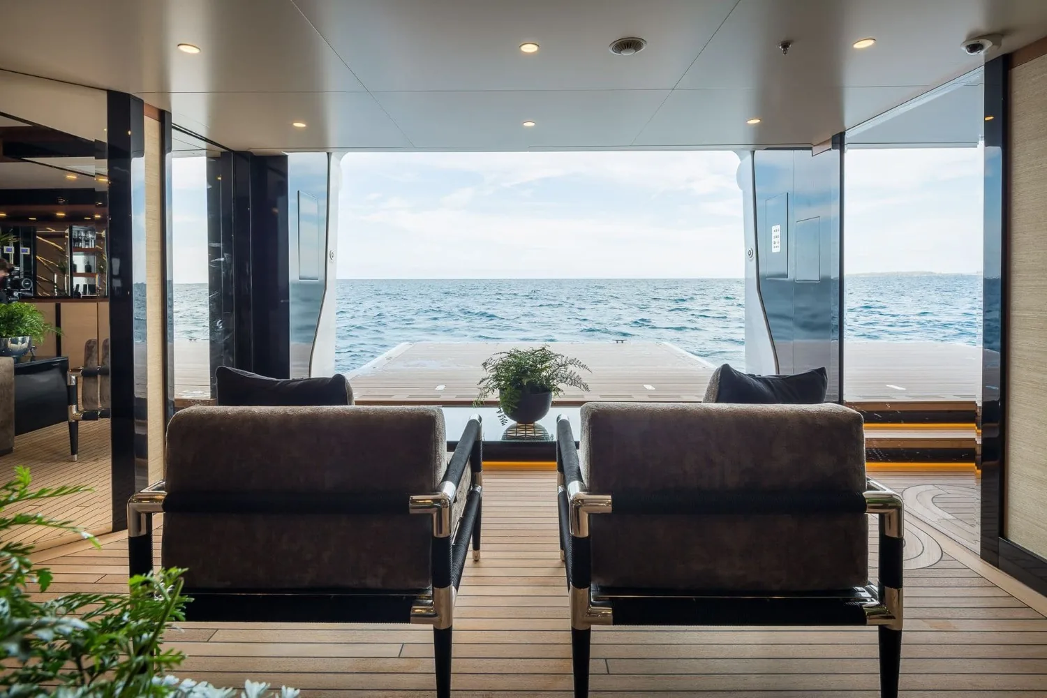 TRIUMPH - photo 34 yacht charter Cannes