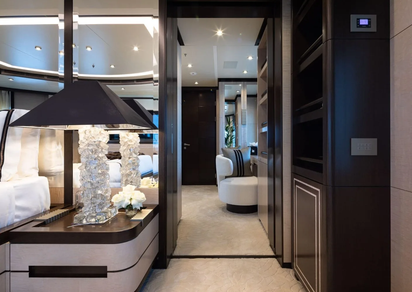 TRIUMPH - photo 39 yacht charter Cannes