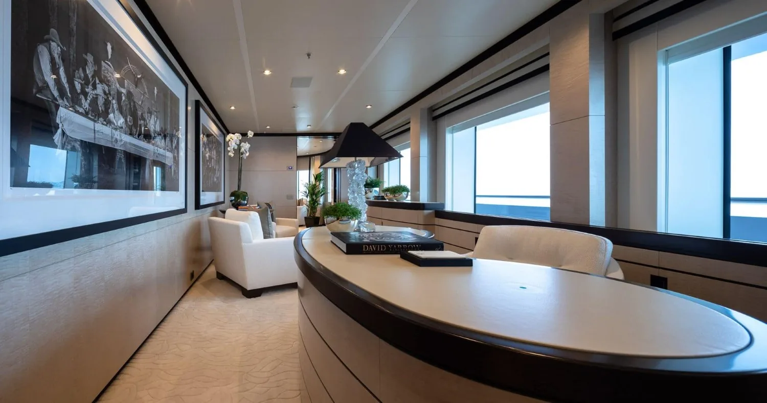 TRIUMPH - photo 41 yacht charter Cannes