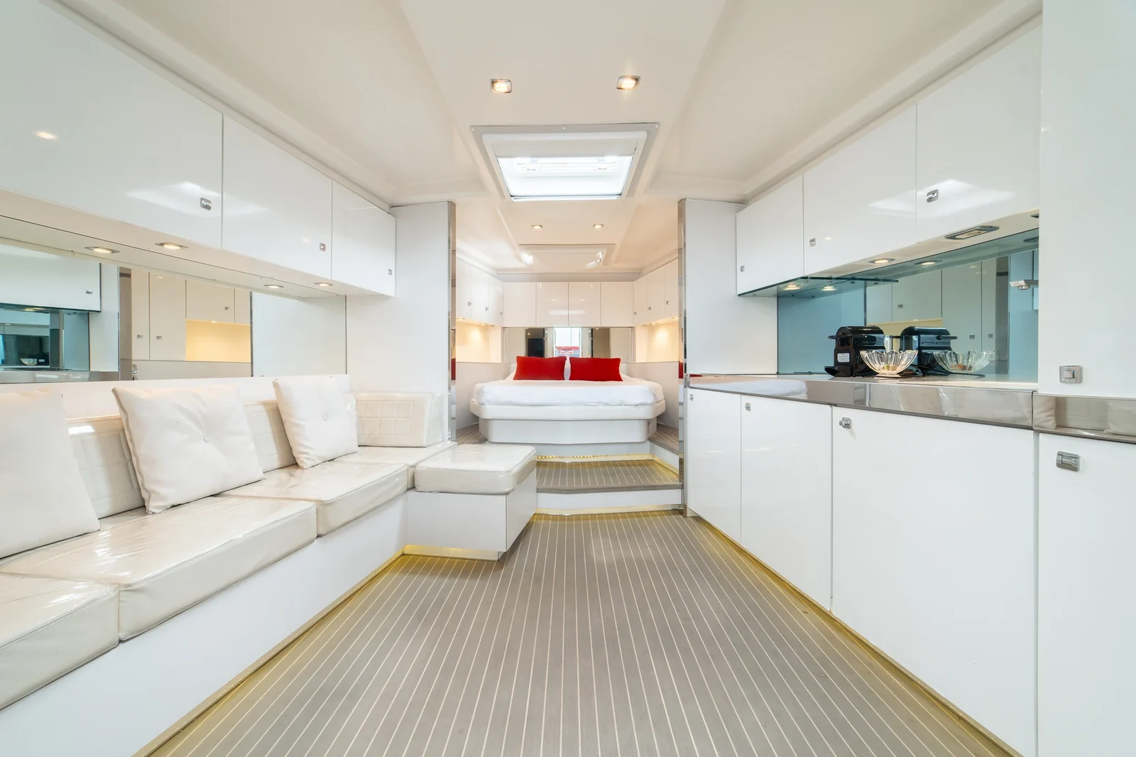 VanDutch 55, photo 13 location yacht Cannes