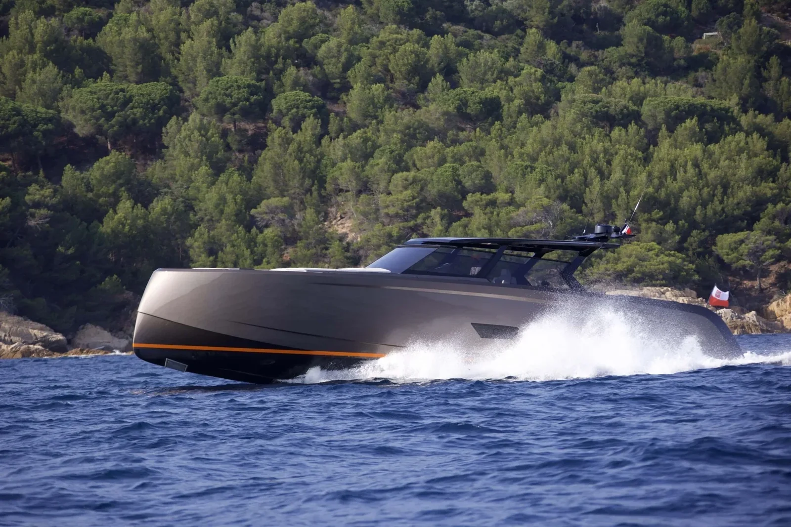 Vanquish VQ58, photo 4 location yacht Cannes