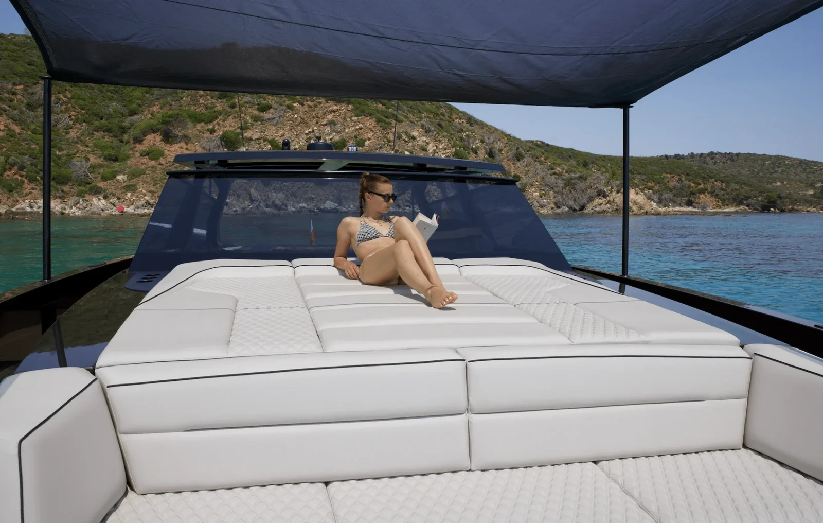 Vanquish VQ58, photo 7 location yacht Cannes