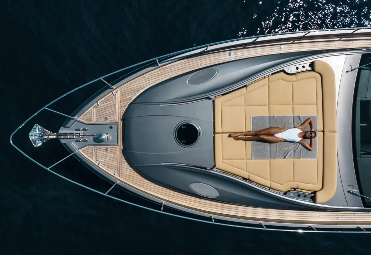 VELES - photo 4 yacht charter Cannes