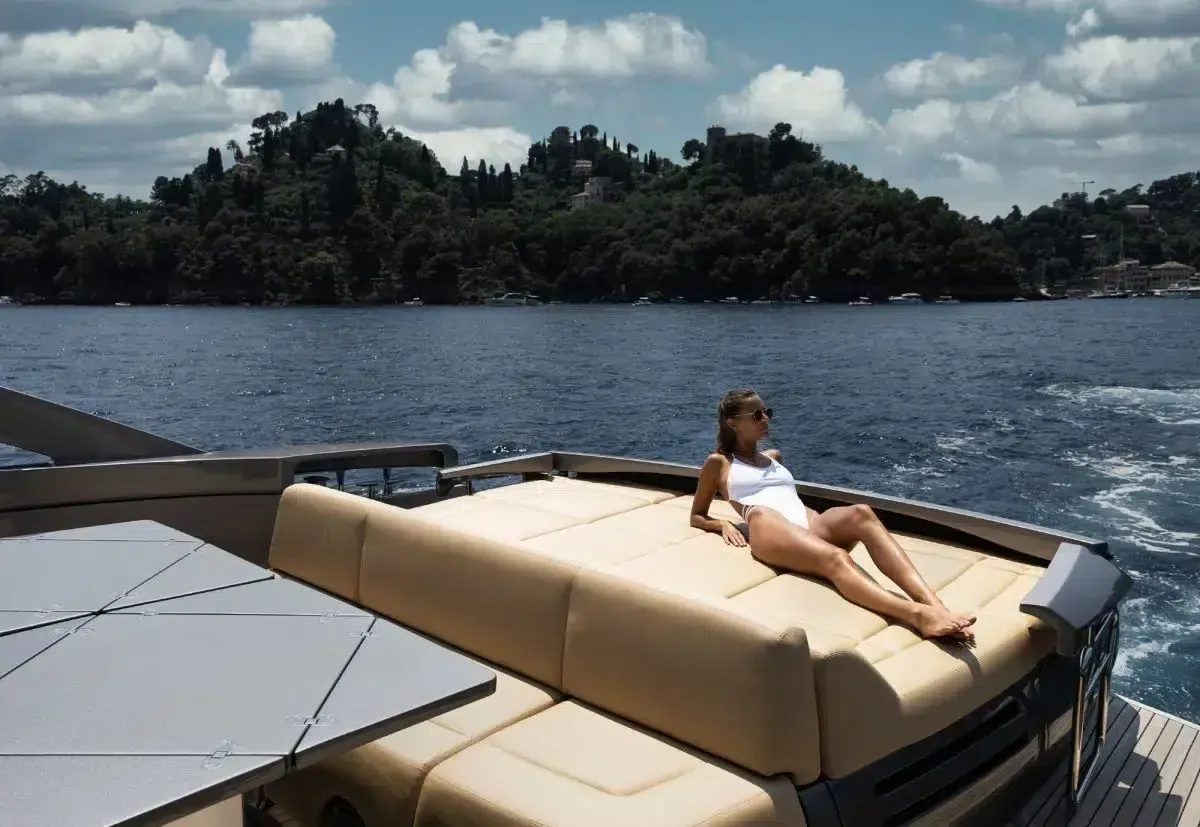 VELES - photo 5 yacht charter Cannes