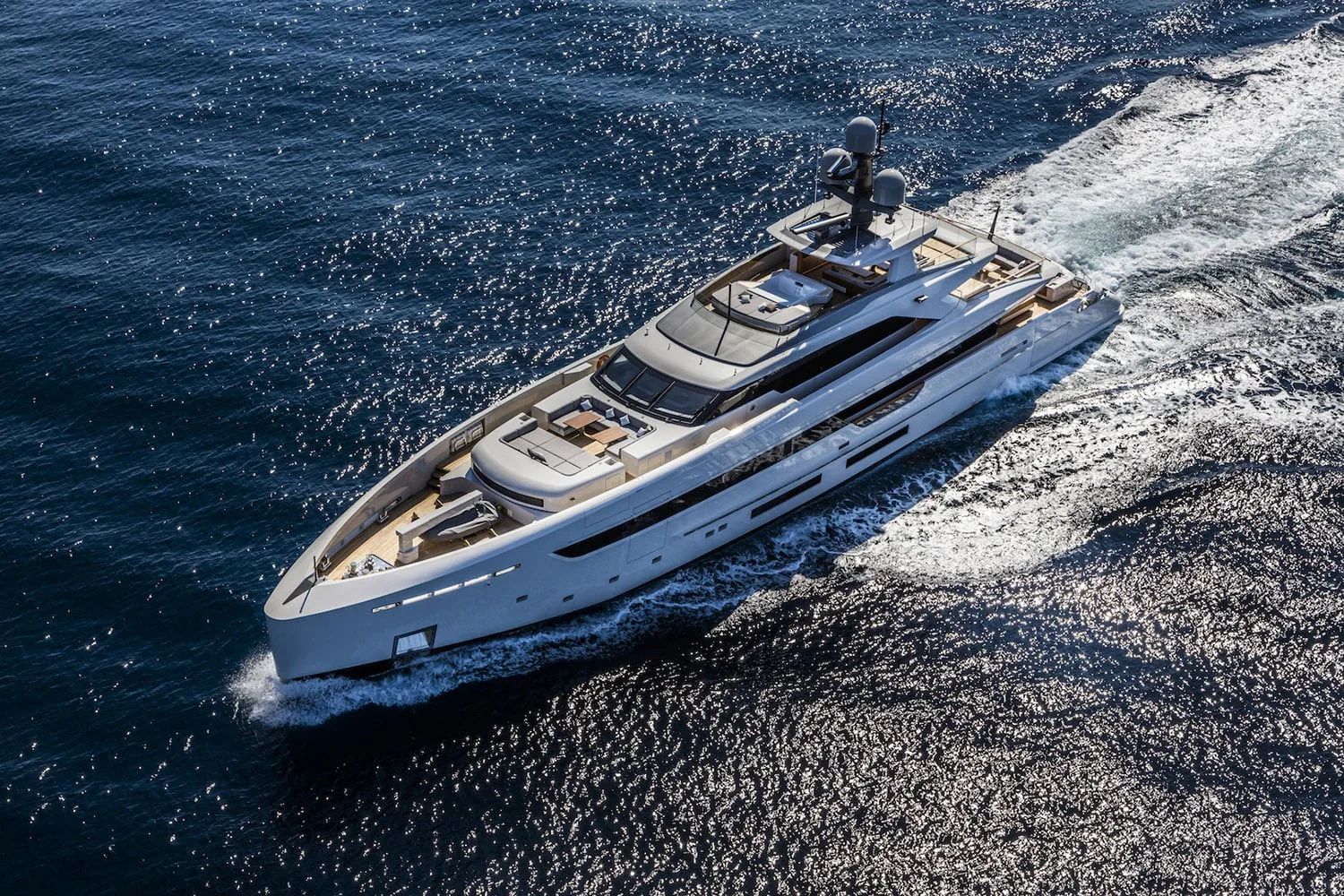 VERTIGE - photo 2 yacht charter Cannes