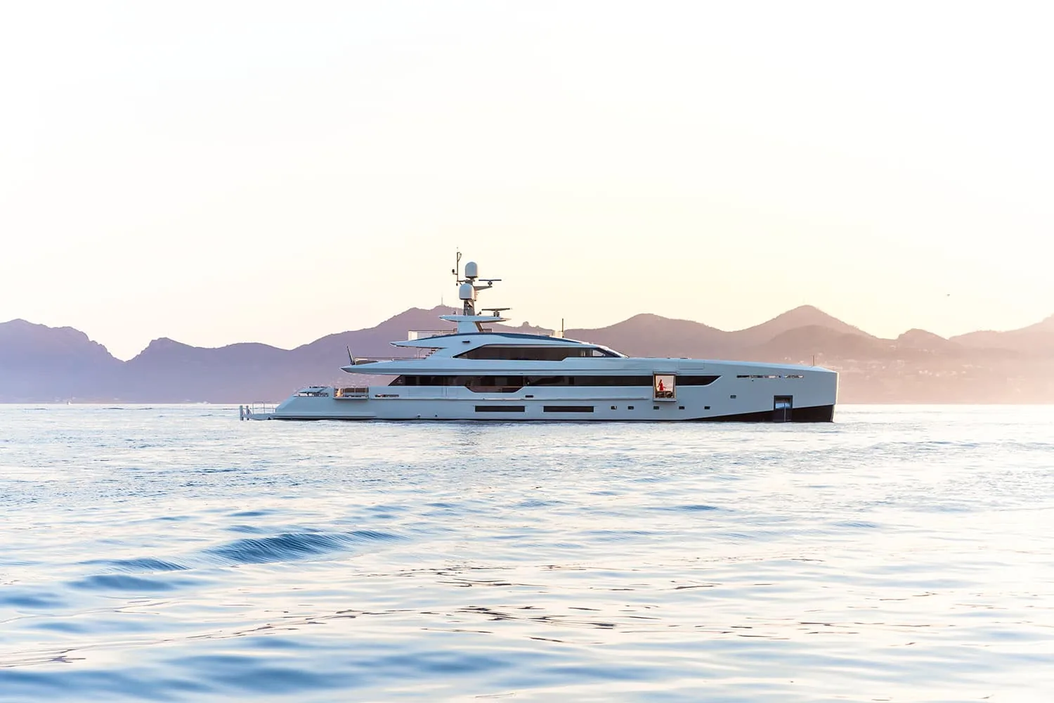 VERTIGE - photo 15 yacht charter Cannes