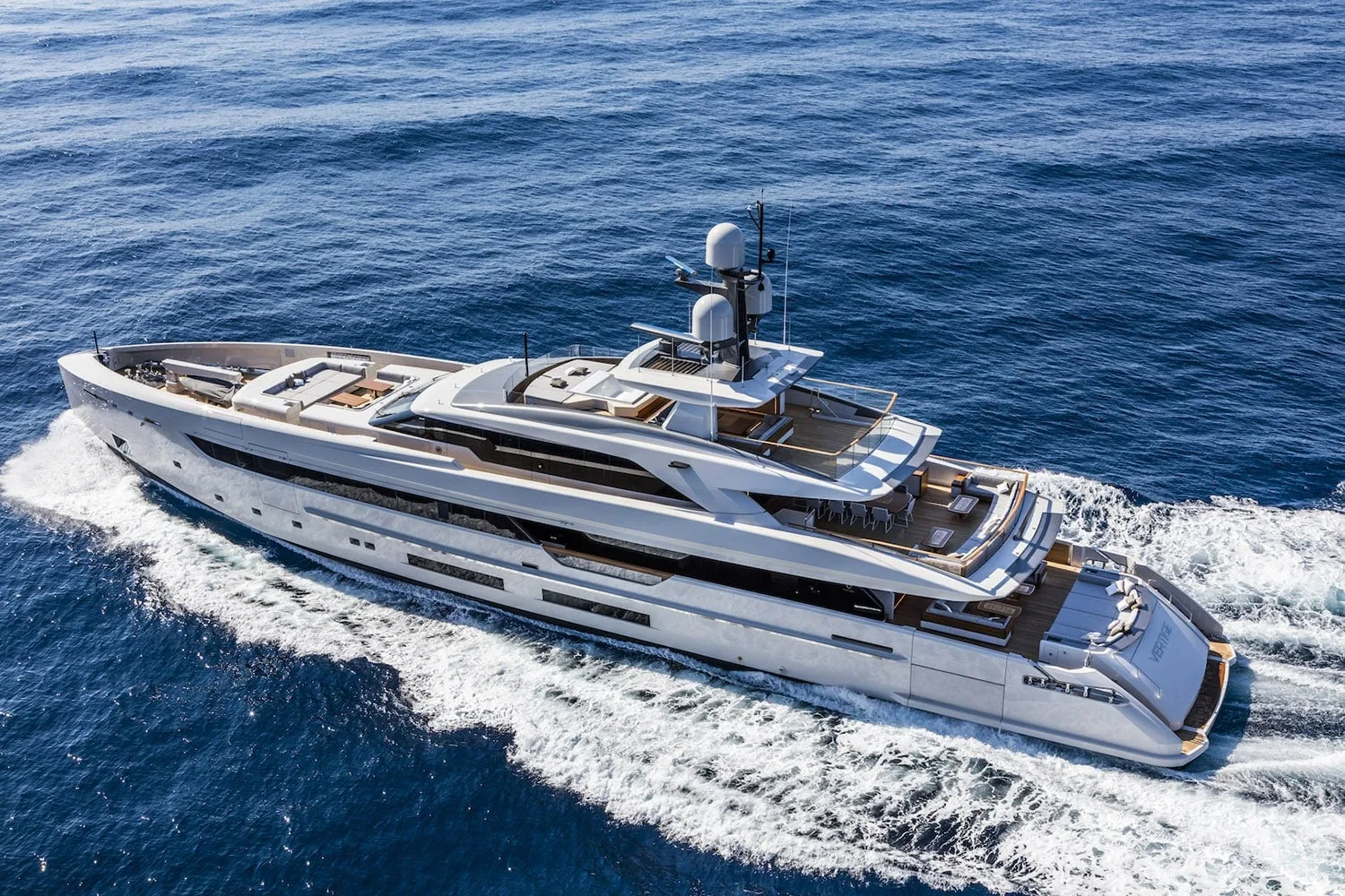 VERTIGE - photo 16 yacht charter Cannes