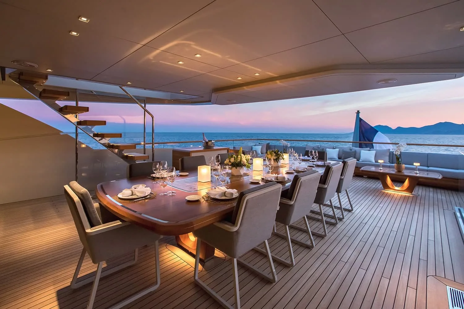 VERTIGE - photo 18 yacht charter Cannes
