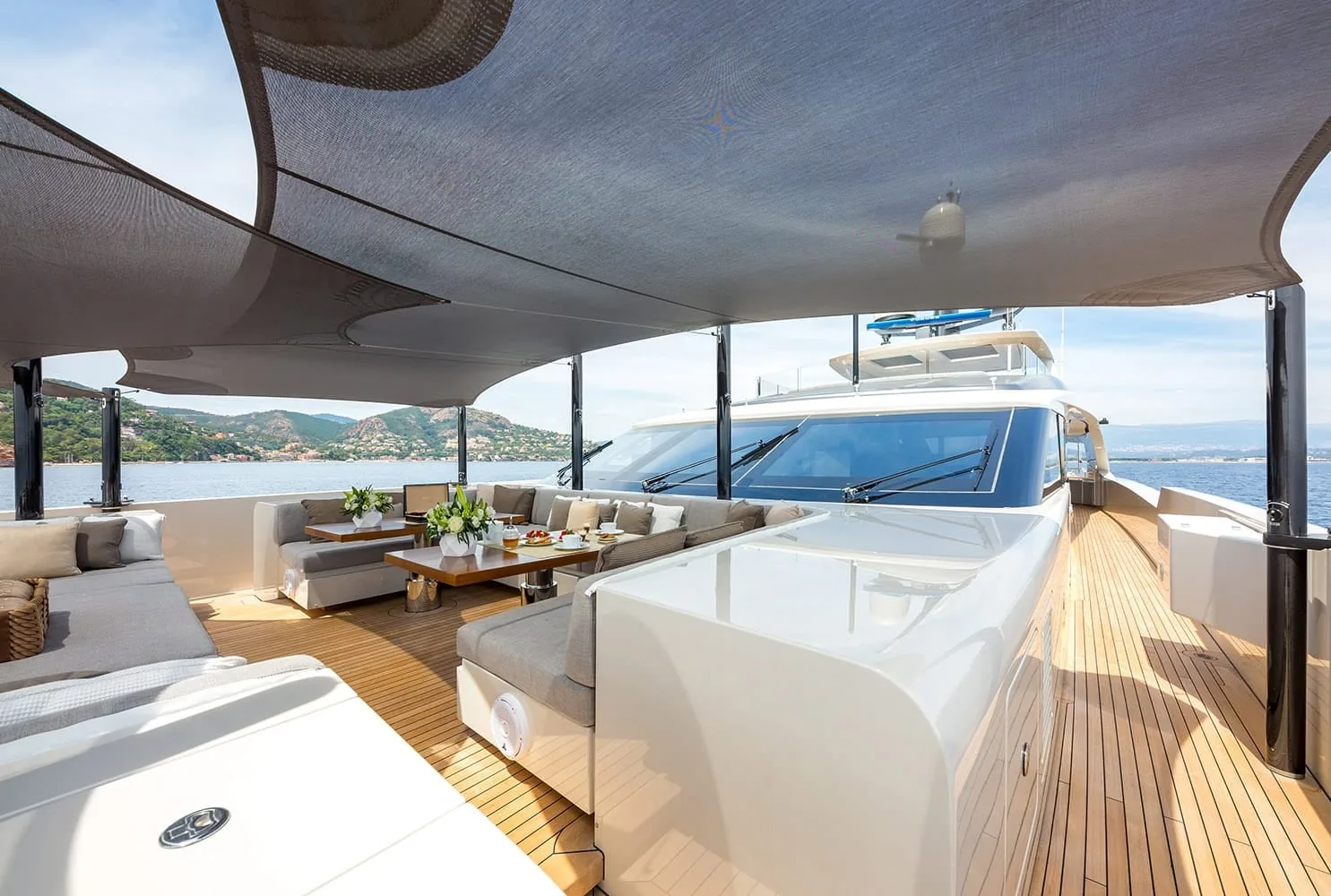 VERTIGE - photo 20 yacht charter Cannes