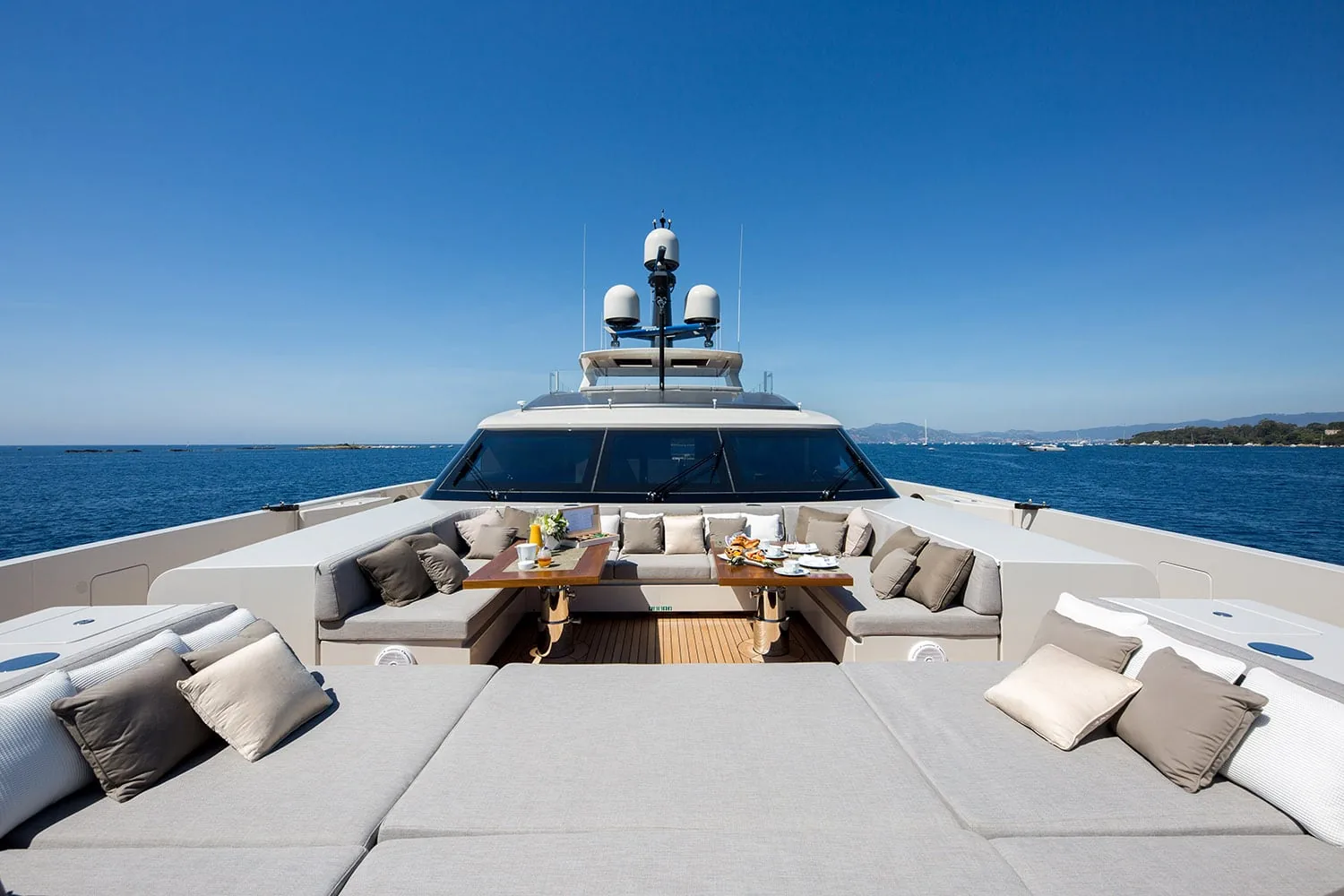 VERTIGE - photo 23 yacht charter Cannes