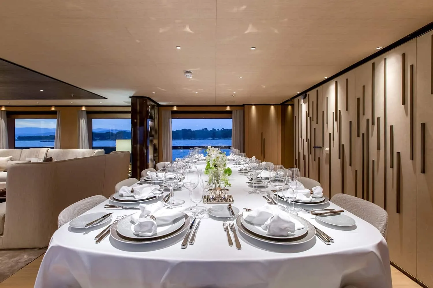 VERTIGE - photo 30 yacht charter Cannes