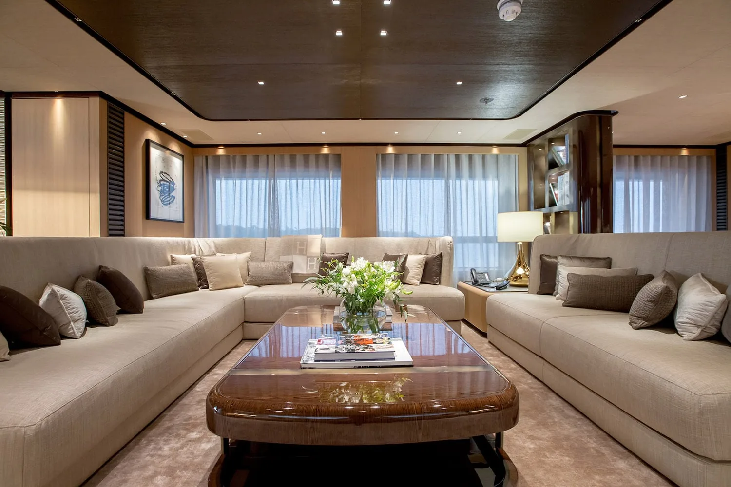 VERTIGE - photo 32 yacht charter Cannes