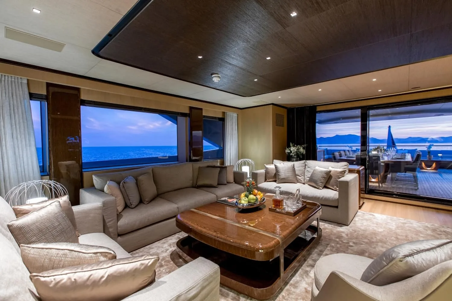 VERTIGE - photo 33 yacht charter Cannes