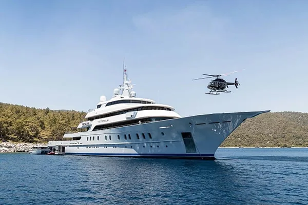 VICTORIOUS - yacht charter Cannes