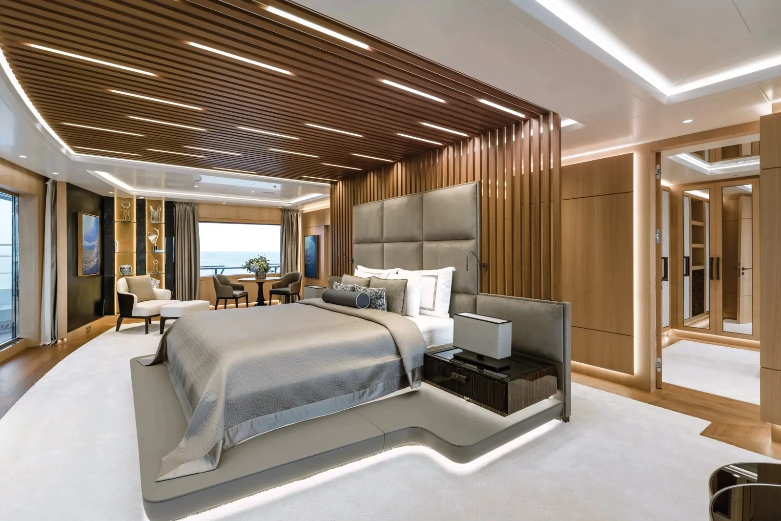VICTORIOUS - photo 19 yacht charter Cannes