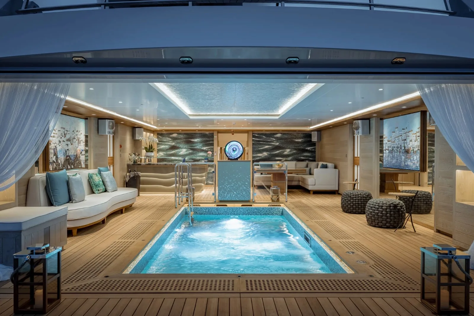 VICTORIOUS - photo 27 yacht charter Cannes