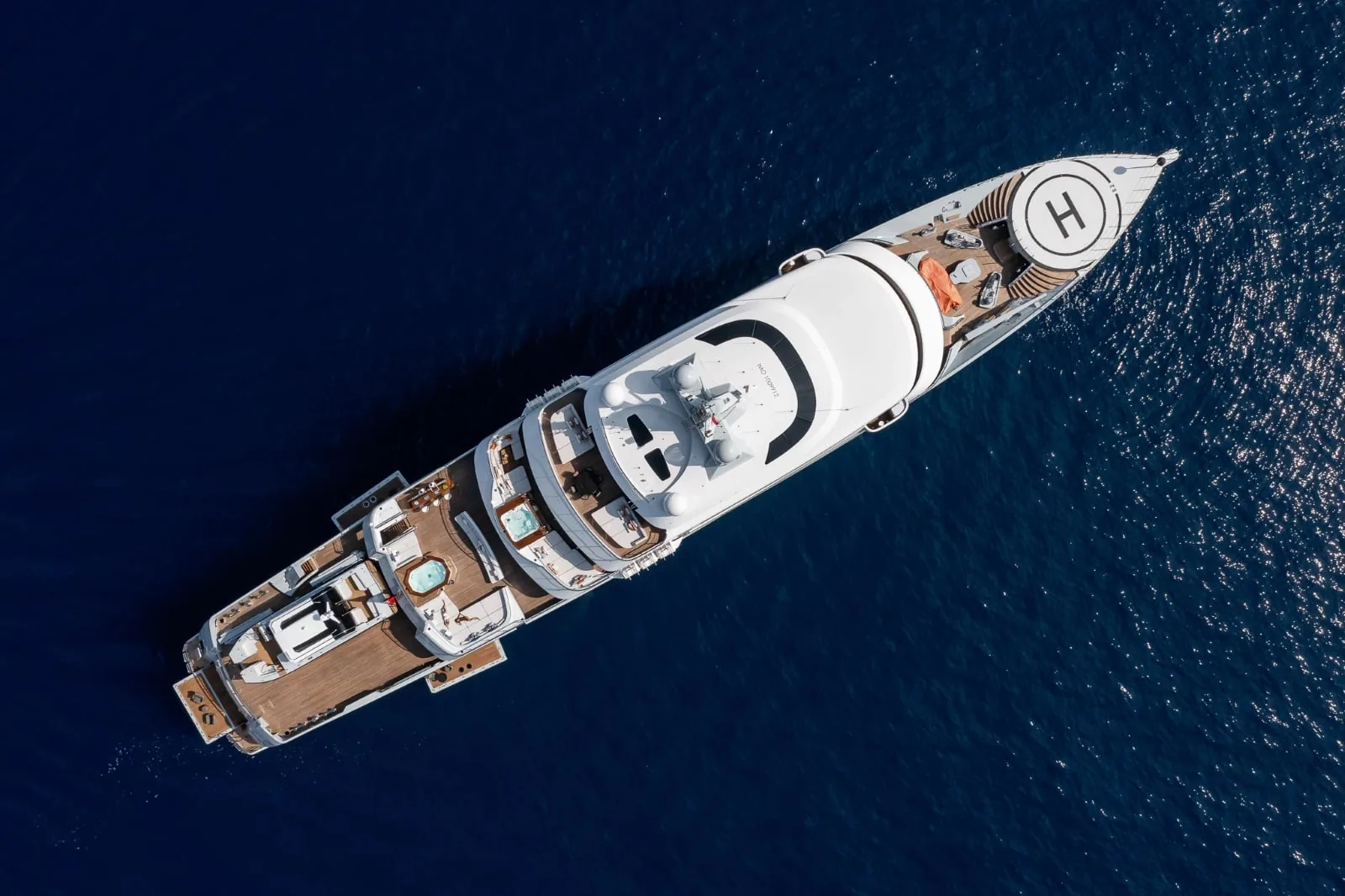 VICTORIOUS - photo 31 yacht charter Cannes