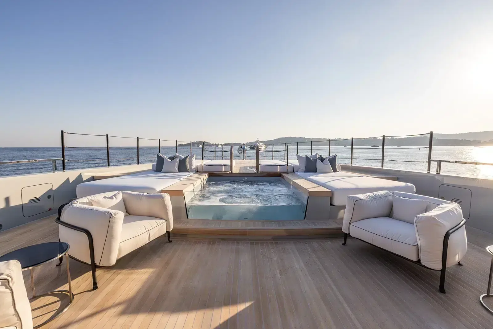 VIRTUOSITY - photo 9 yacht charter Cannes