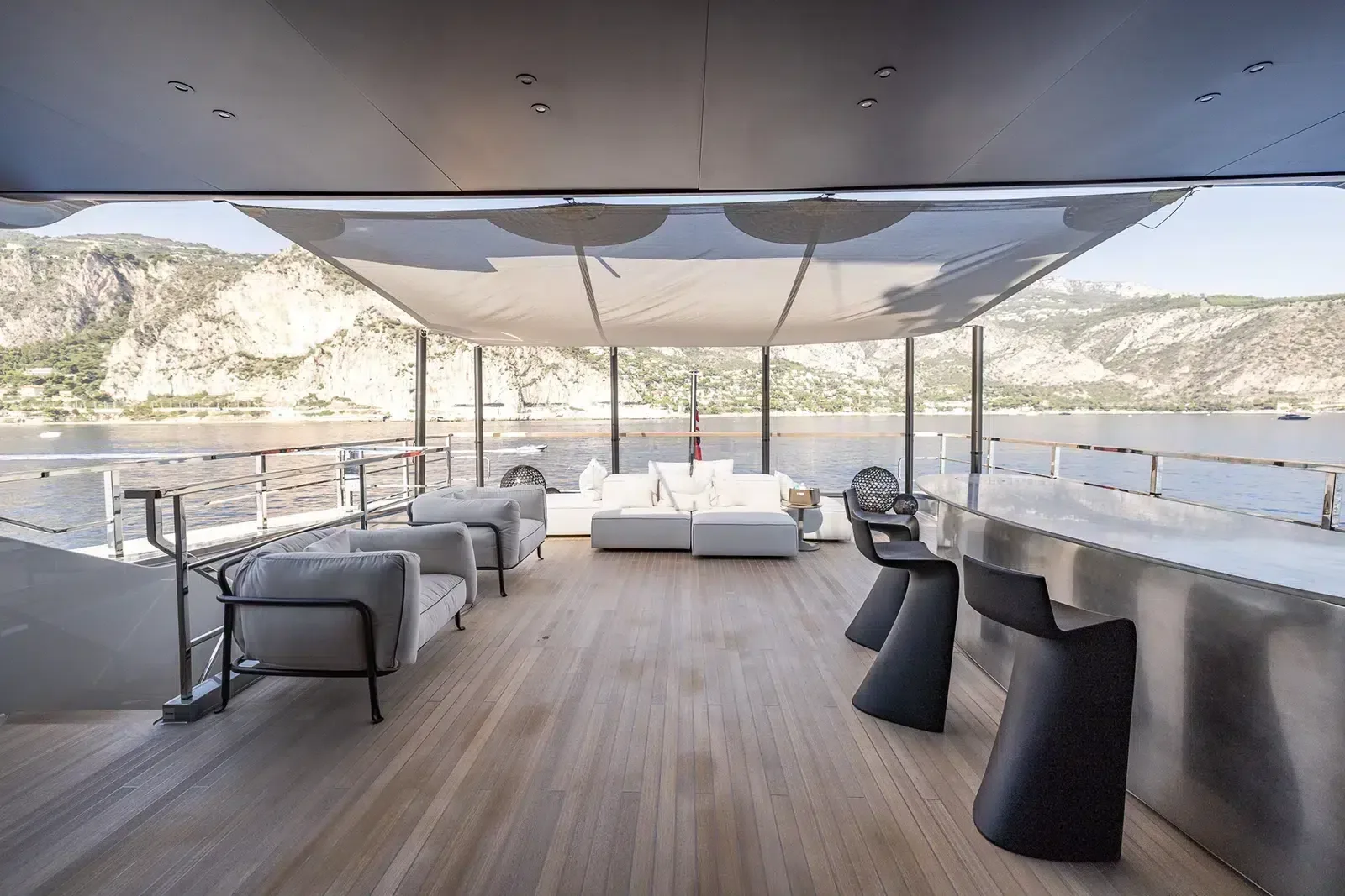 VIRTUOSITY - photo 11 yacht charter Cannes