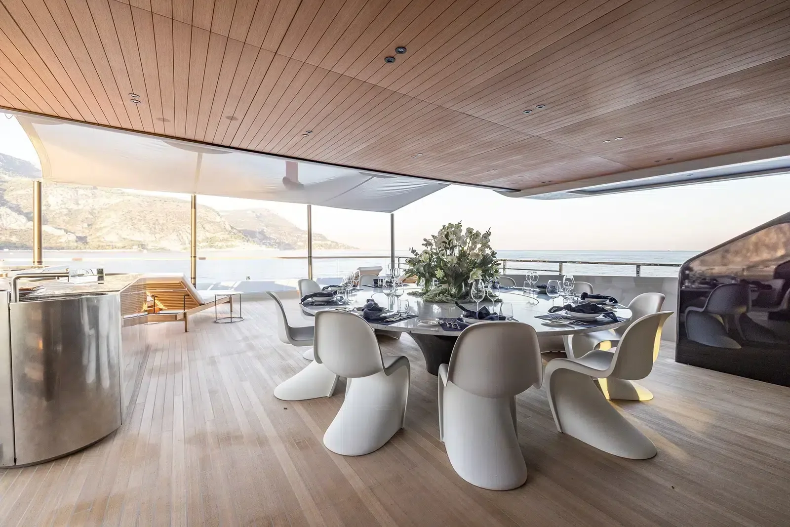 VIRTUOSITY - photo 13 yacht charter Cannes