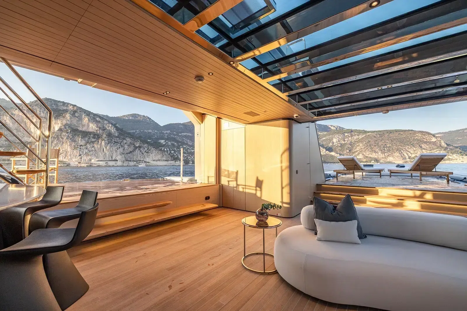 VIRTUOSITY - photo 17 yacht charter Cannes