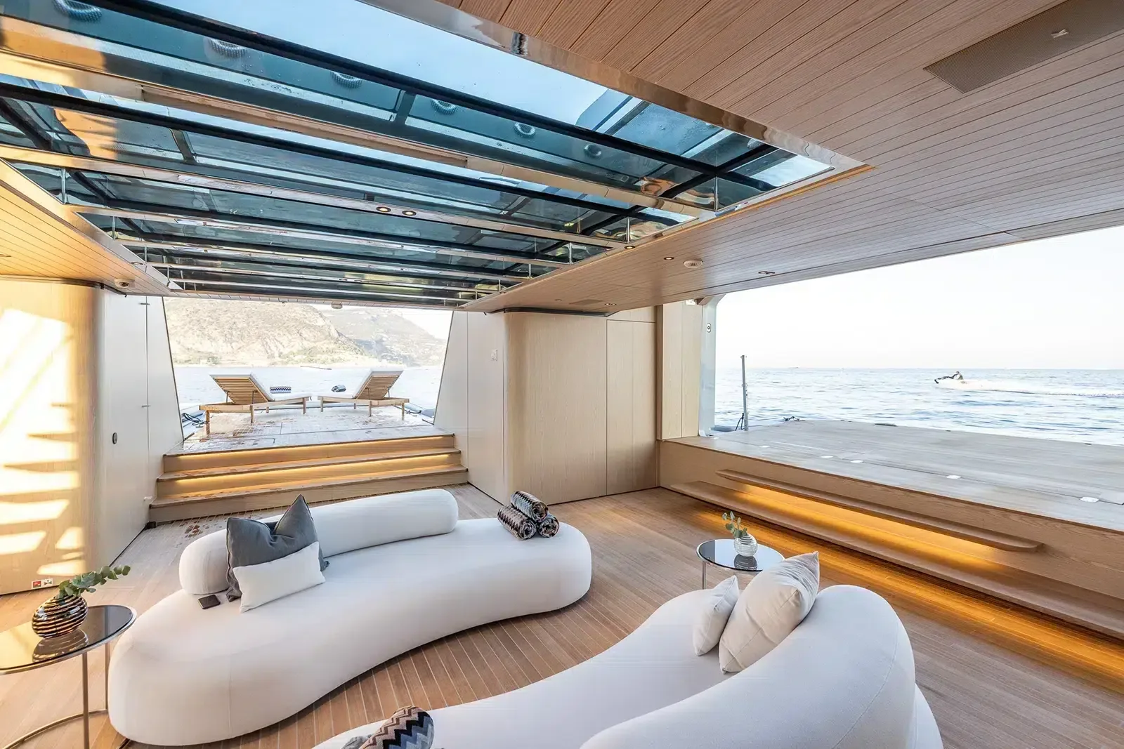 VIRTUOSITY - photo 19 yacht charter Cannes