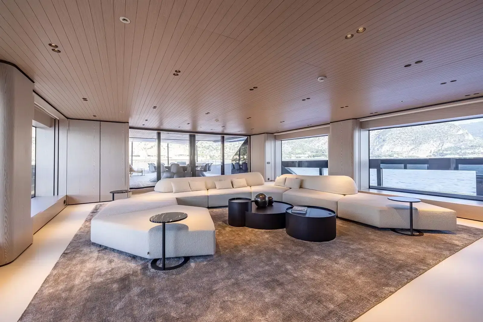 VIRTUOSITY - photo 23 yacht charter Cannes